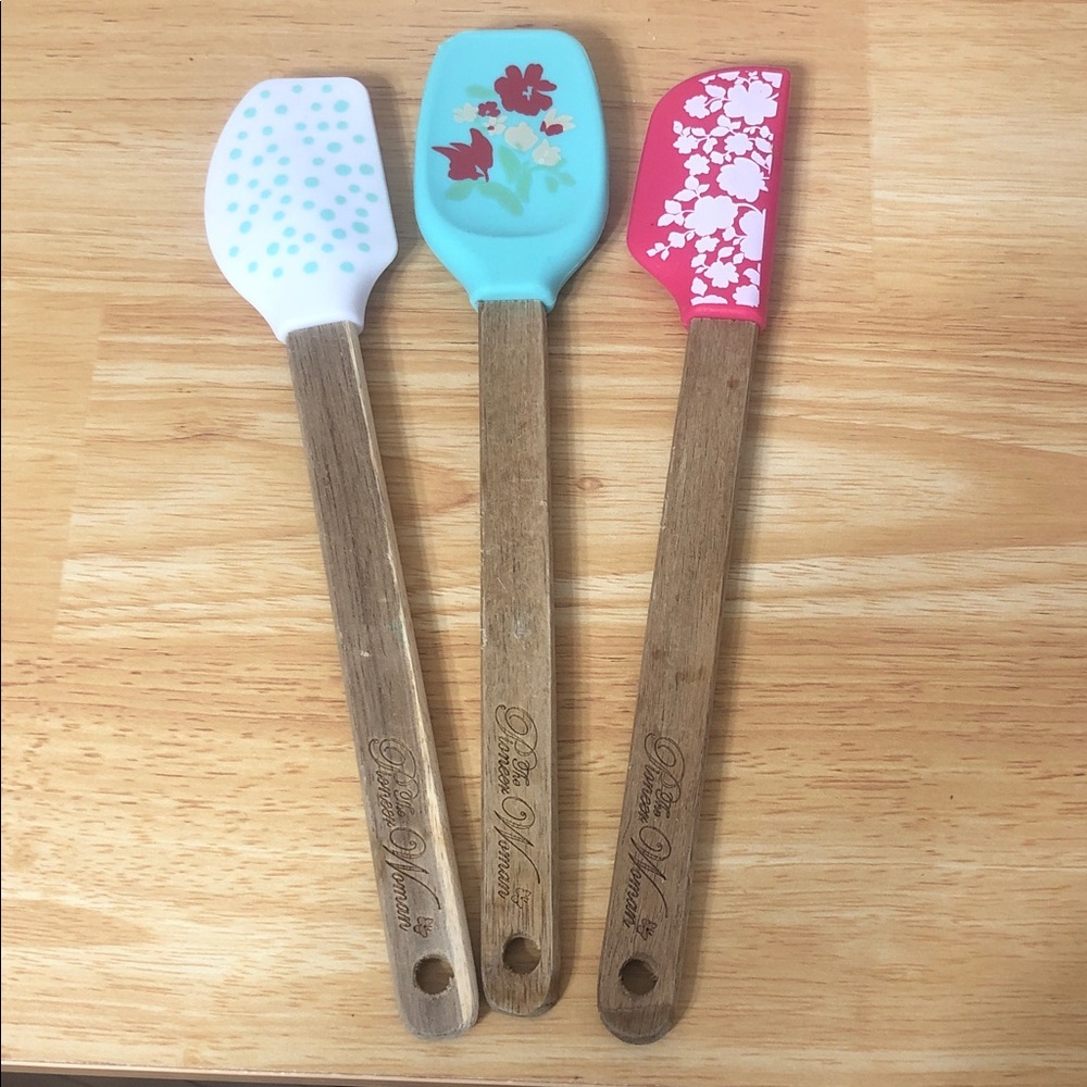 The Pioneer Women Floral Silicone Spatula Trio in White, Teal, Pink